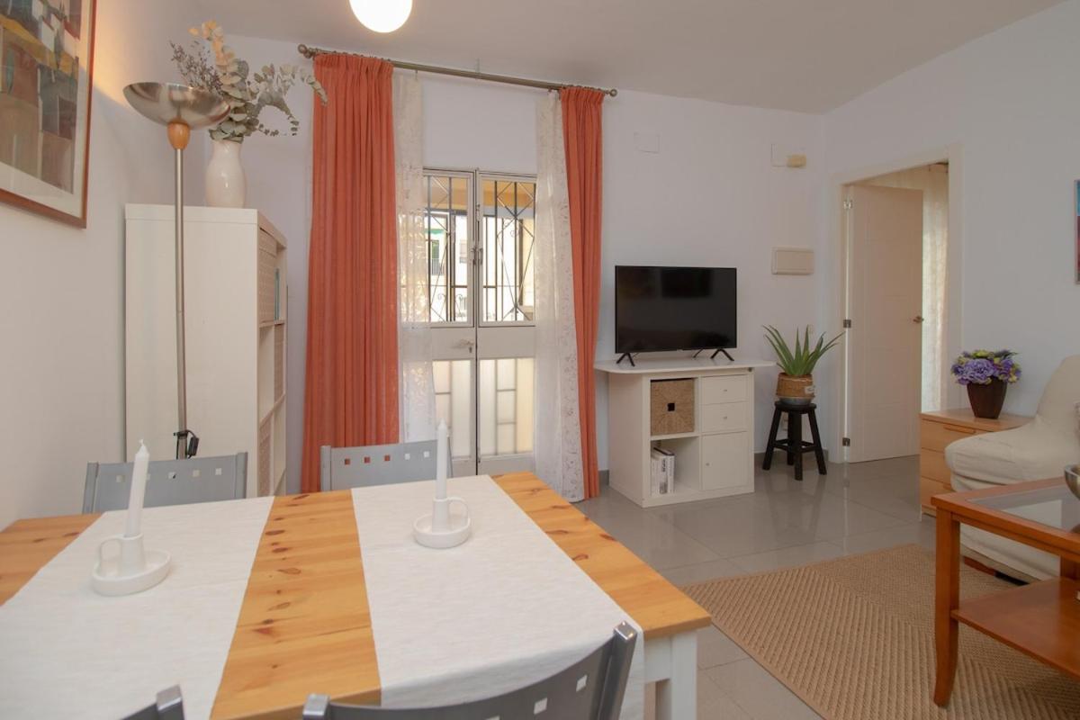 C52 - Seaside 2 Bedrooms By The Center Málaga Eksteriør billede