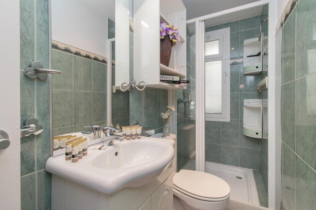 C52 - Seaside 2 Bedrooms By The Center Málaga Eksteriør billede